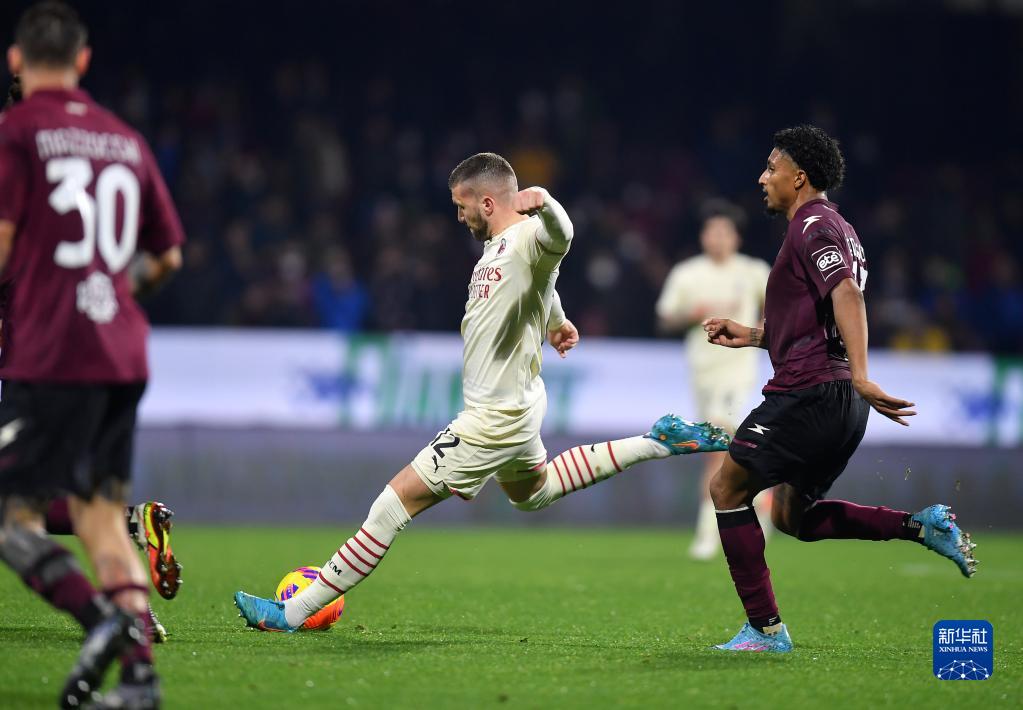  国际米兰客场险平萨勒尼塔纳丢关键分  